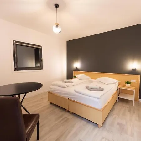 Moon House * Kaloşvar